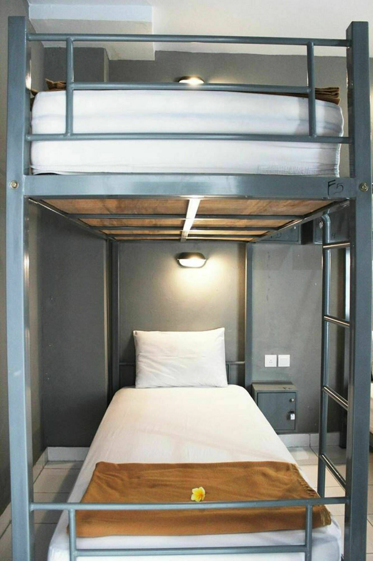 Kuta Beach Hostel Exterior photo